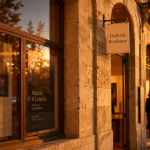 Galerie d art bordeaux aux Chartrons, vitrines à l’heure dorée