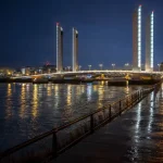 bacalan bordeaux : quais de Garonne, Cité du Vin et pont Chaban-Delmas au soir
